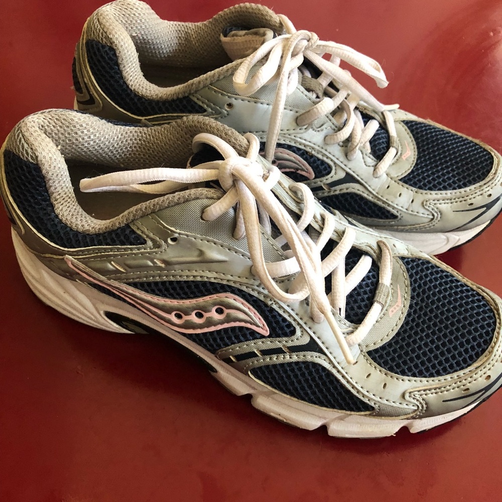 Saucony Prestige athletic shoes, great cond size 7